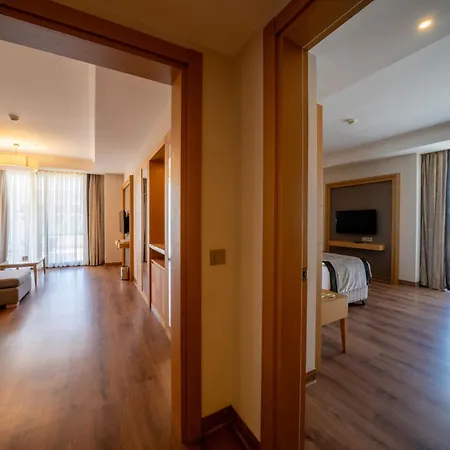 Korumar Ephesus & 쿠사다시